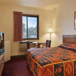 Super 8 By Wyndham Front Royal Hotel Buitenkant foto